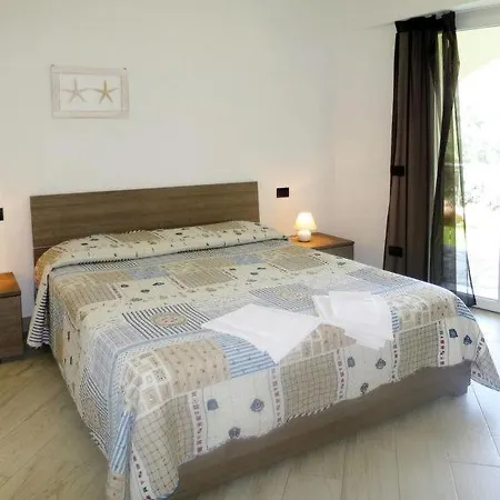 Sleeps 7 Pool Air Con Wifi Moneglia