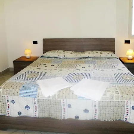 Διαμέρισμα Sleeps 7 Pool Air Con Wifi Moneglia